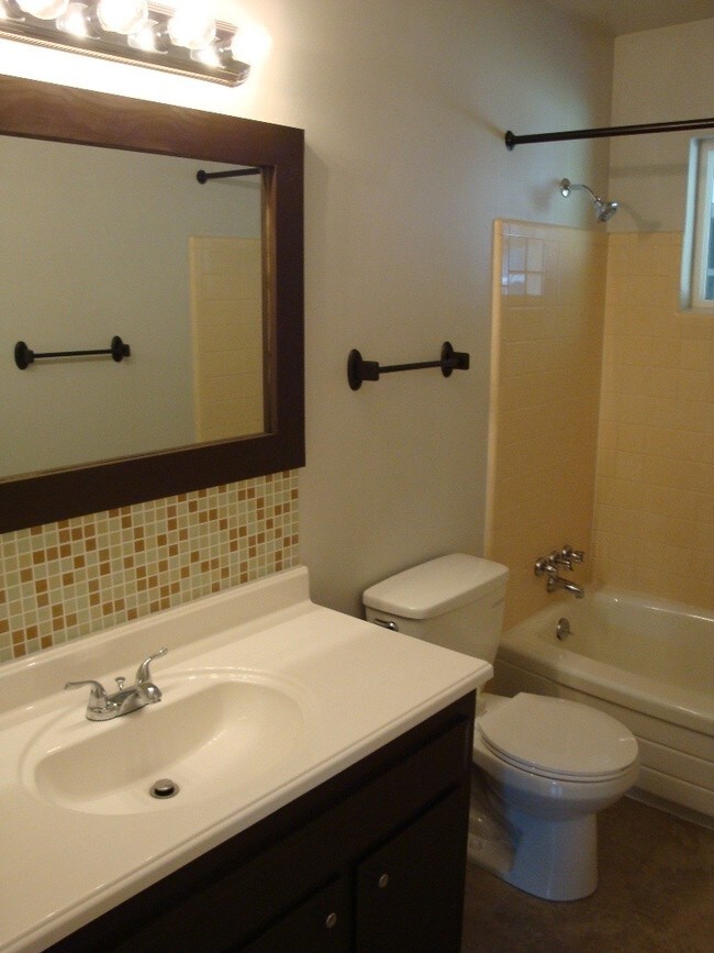 Main Bath - 1591 S 67th E Ave