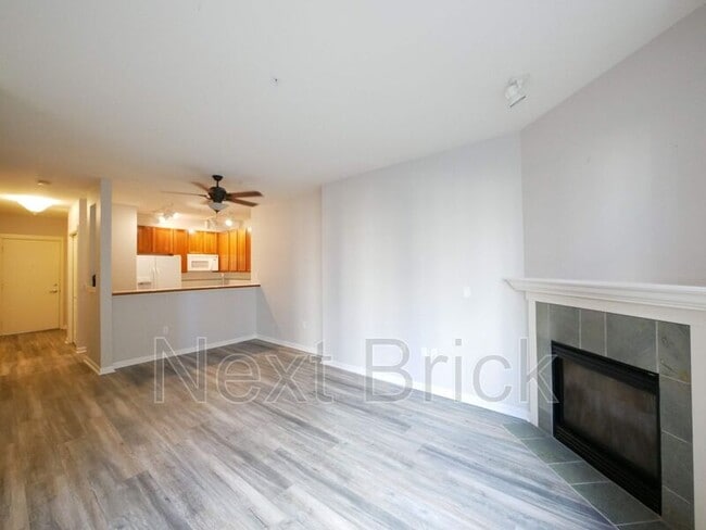 Building Photo - 109 2nd St S