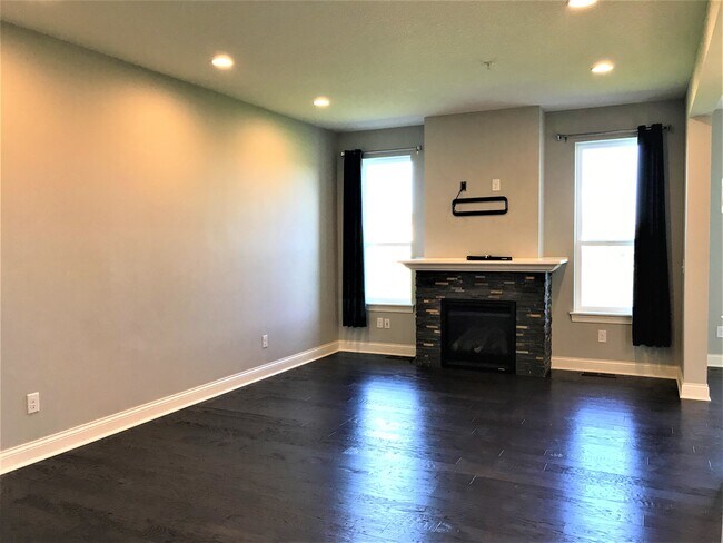 Building Photo - 11744 83rd Pl N