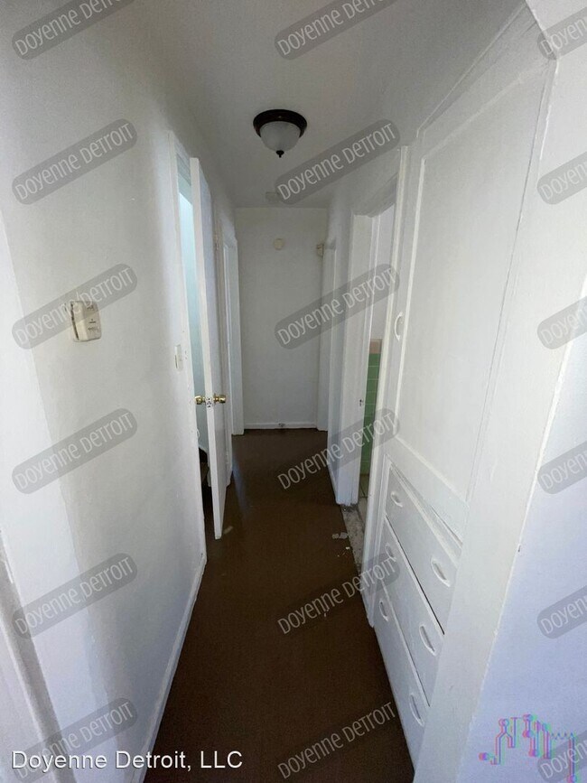 Building Photo - 3 br, 1 bath House - 16217 Robson