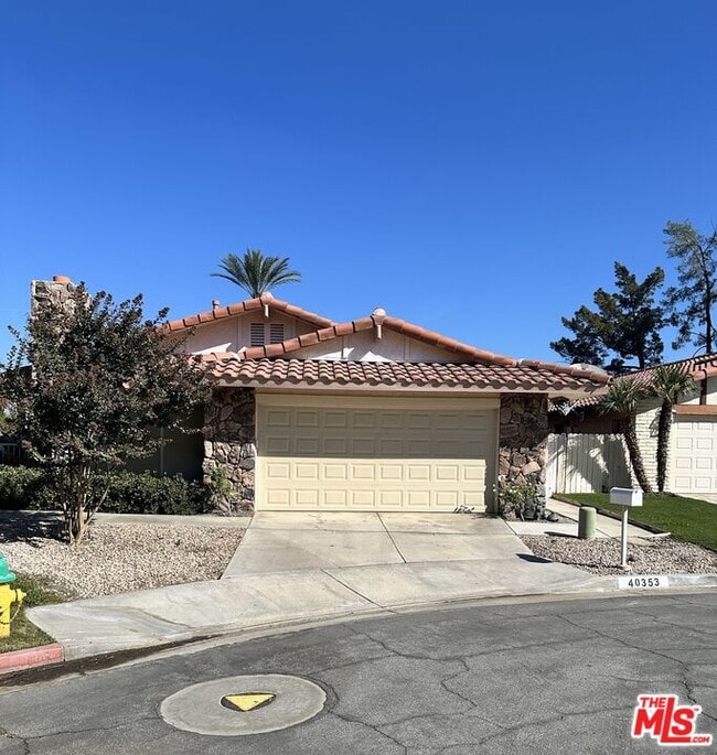 Foto del edificio - 40353 Sugar Bush Ct