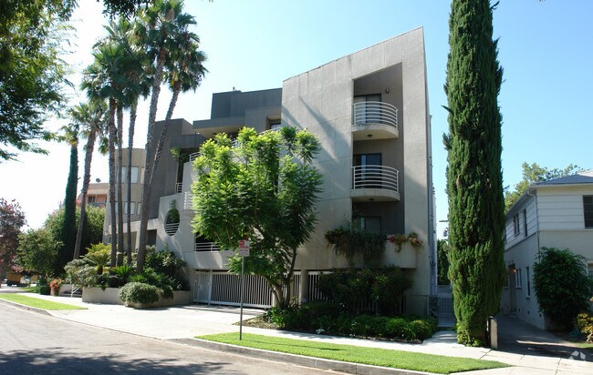 Building Photo - 13112 Valleyheart Dr