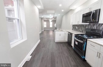 Building Photo - 3040 W Berks St