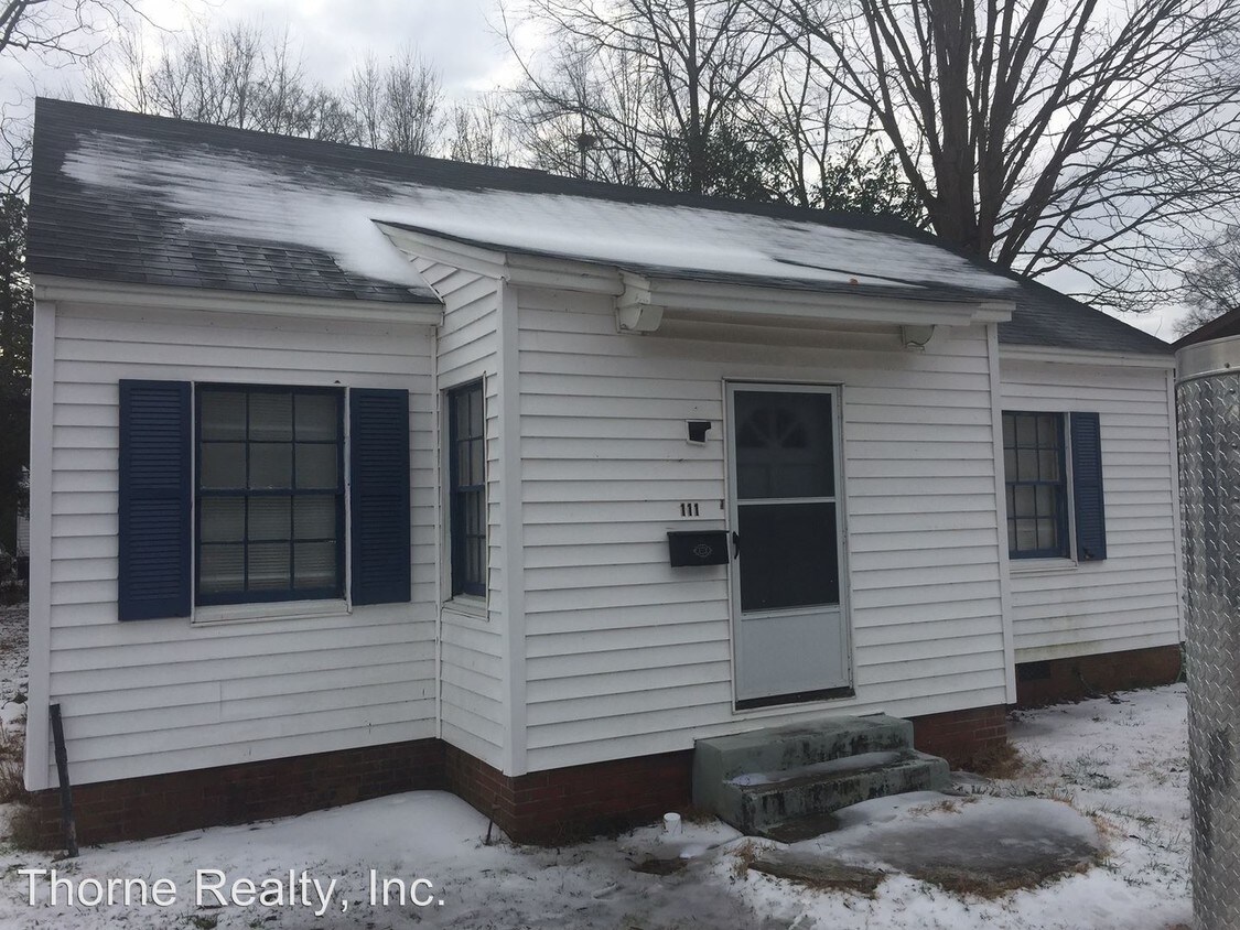 Primary Photo - 2 br, 1 bath House - 111 N. Fairview Circle