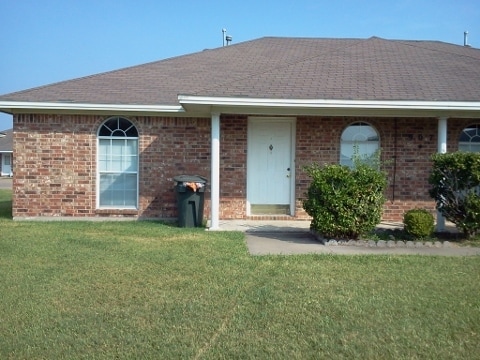 Primary Photo - 907 Camellia Ct
