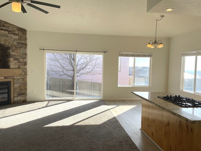 Building Photo - 4081 Rivermist Ln N