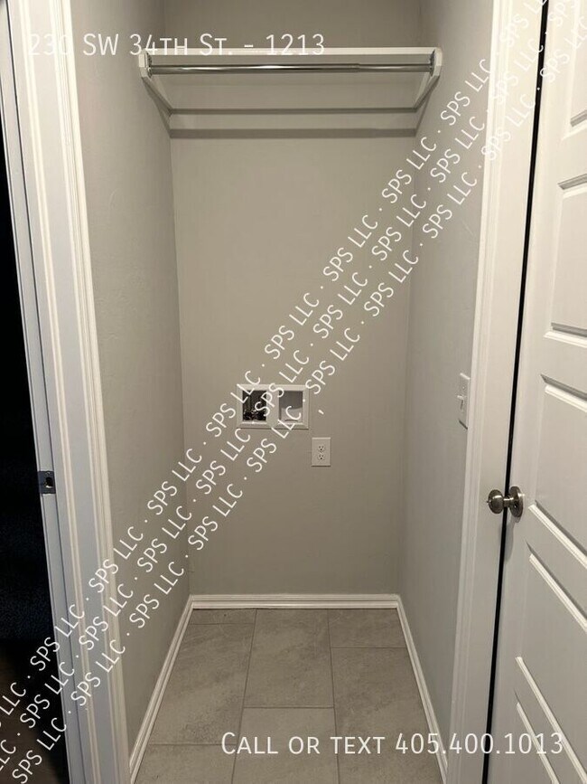 Foto del edificio - 230 SW 34th St