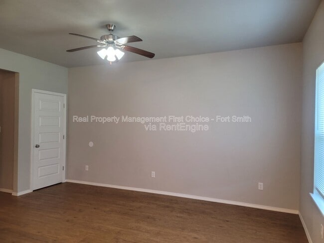 Building Photo - 2100 Ingalls Ln