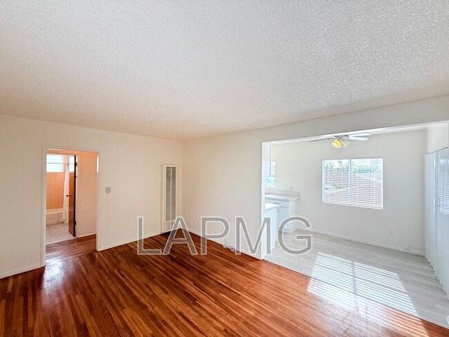 Building Photo - 624 W Riggin St