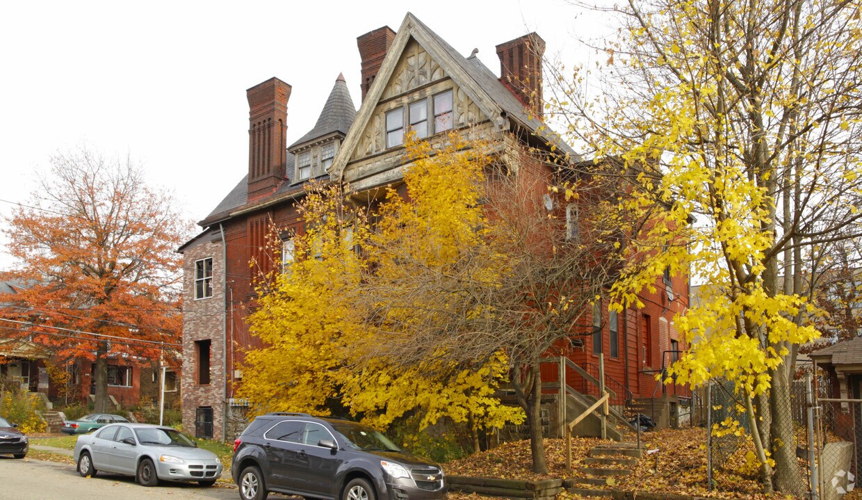 Building Photo - 5900 Stanton Ave