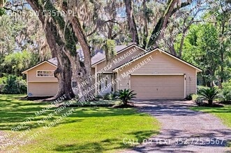 Building Photo - 6505 SW 135 Pl