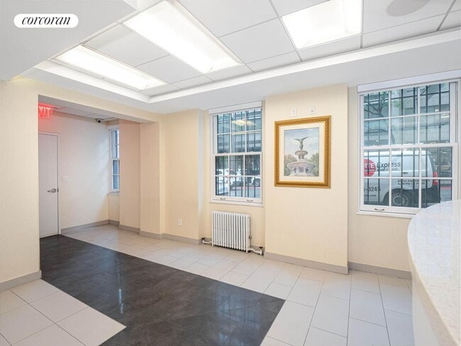 Building Photo - 137 E 67th St