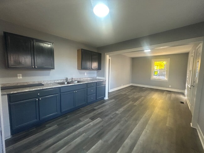 Foto del edificio - 6115 Noble Ave