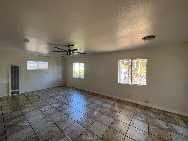 Building Photo - Ridgeway House- 4 Bedroom/ 2 Bath House in National City.