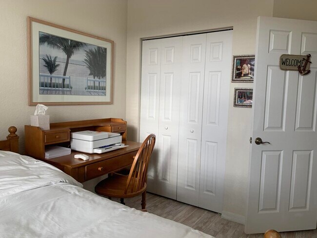 Foto del edificio - 188 W Thatch Palm Cir