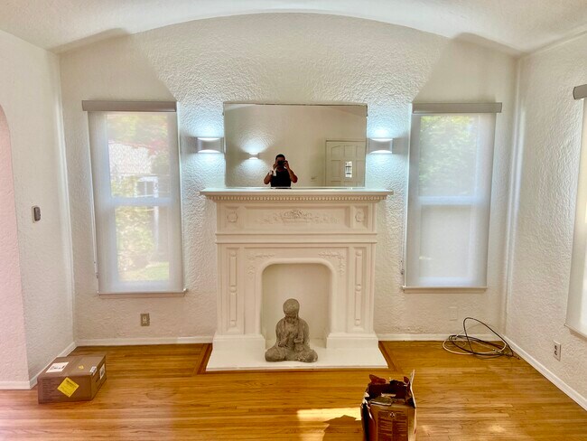 LIVING ROOM - 2441 10th St