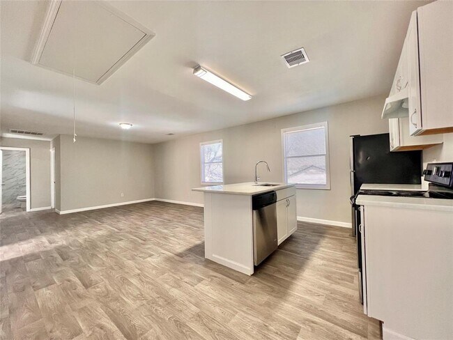Building Photo - 928 John Alber Rd
