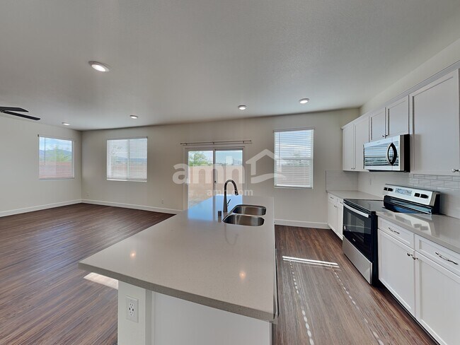 Building Photo - 6110 Theodore St