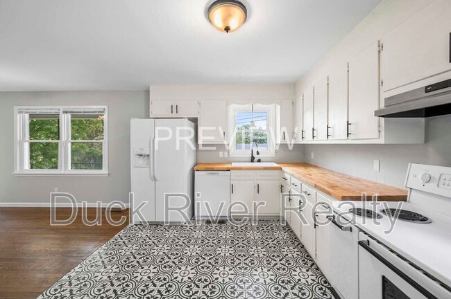 Building Photo - 106 Hobbs Dr