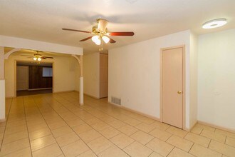 Building Photo - 3609 Teckla Blvd