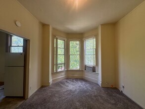 Building Photo - 345 N 3rd St