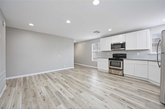 Foto del edificio - 1728 Connorvale Rd