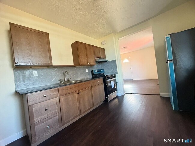 Building Photo - 26 Clarence St