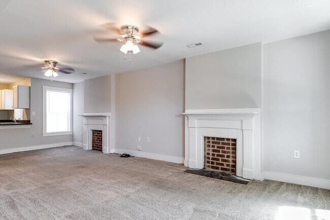 Building Photo - 1816 Parkwood Ave