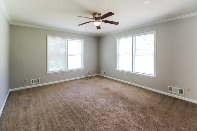 Foto del edificio - 308 Rebecca Ct