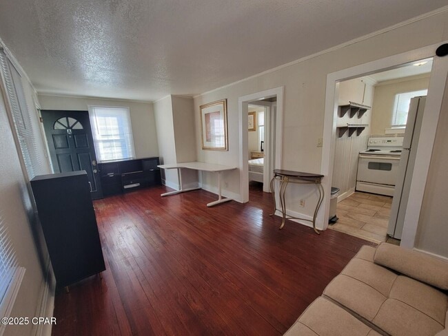 Foto del edificio - 131 Allen Ave