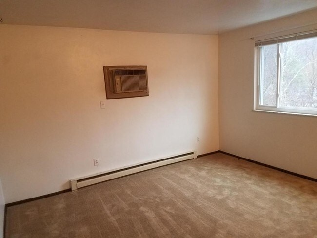 Building Photo - 51 Hampshire Lane Apt 8