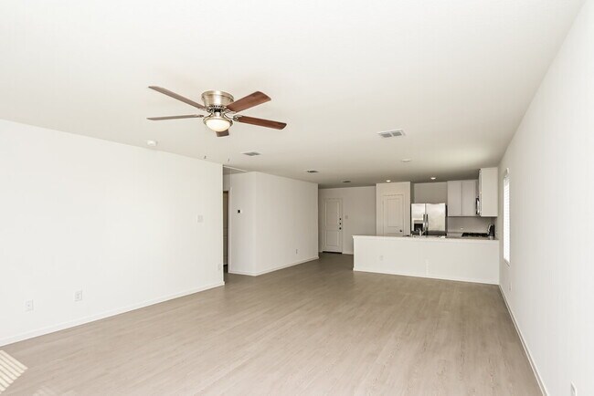 Building Photo - 10709 Revolver Dr