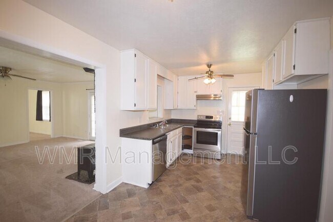 Building Photo - 108 S 6th St