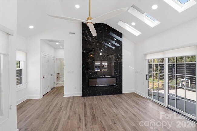 Foto del edificio - 1840 Merriman Ave