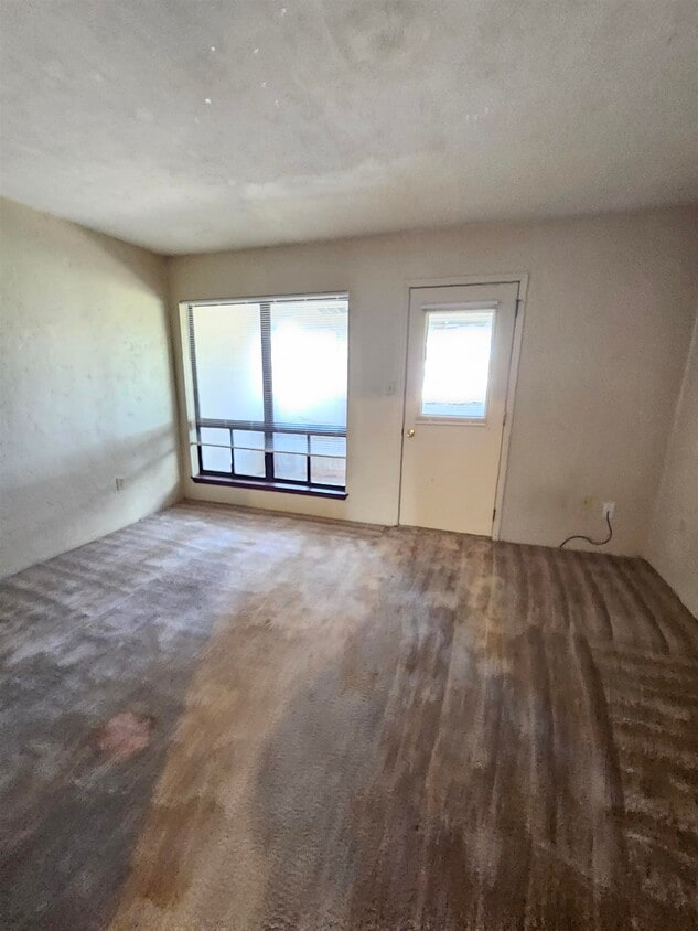 Foto del edificio - 3714 Rock Brook Dr
