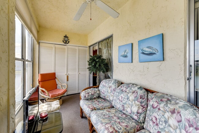 Building Photo - 3817 Lake Bayshore Dr