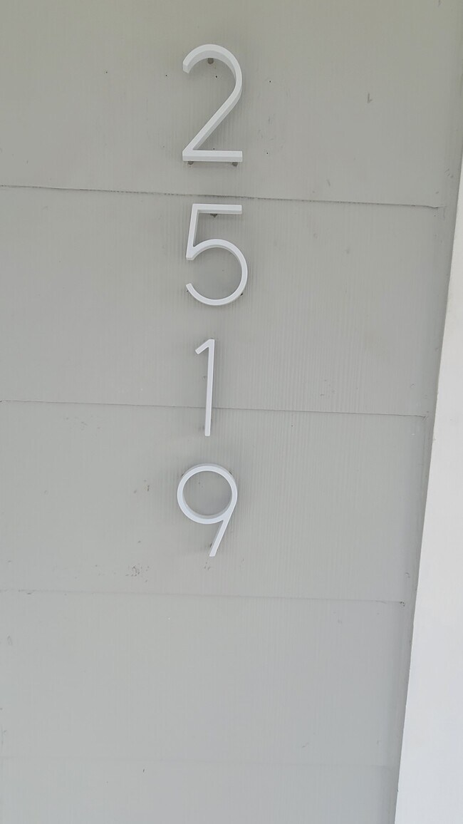 Foto del edificio - 2519 W Walnut St