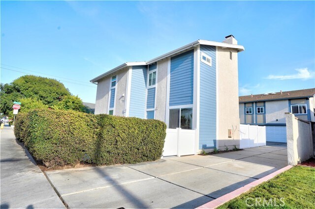 Building Photo - 2620 Gates Ave