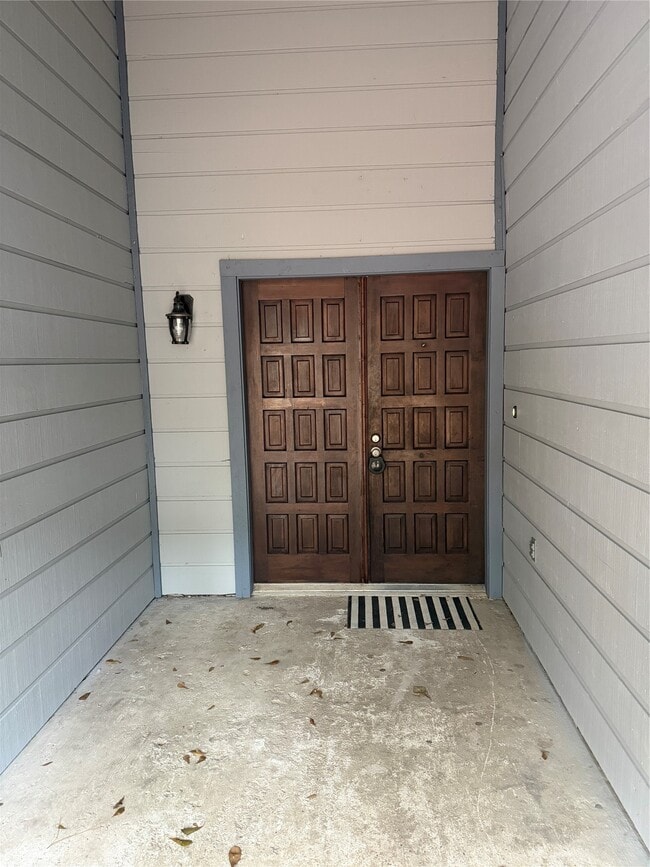 Building Photo - 9 Dewthread Ct