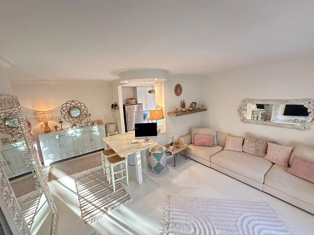 Foto principal - 635 8th St