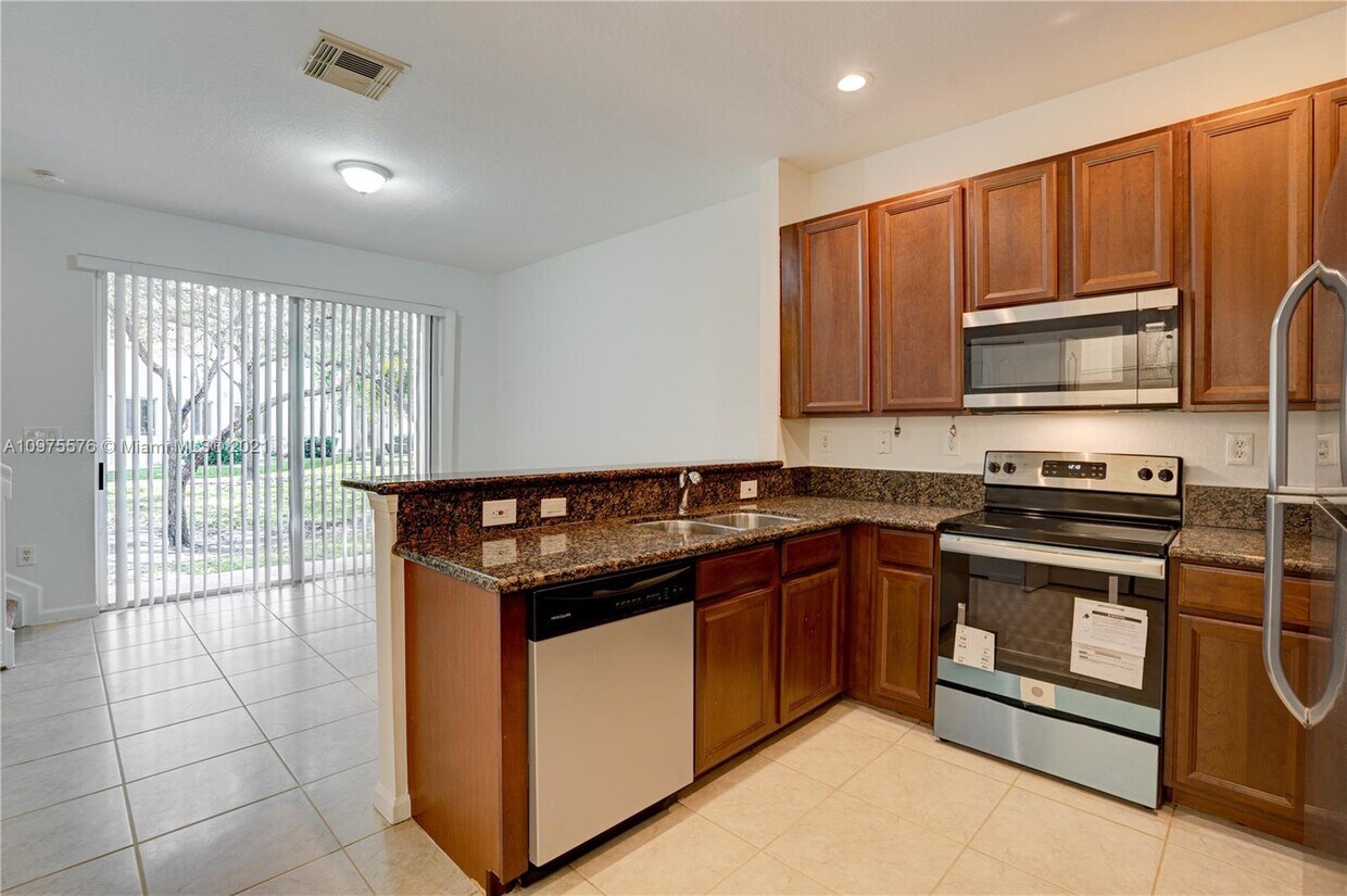 Primary Photo - 21111 NW 14th Pl