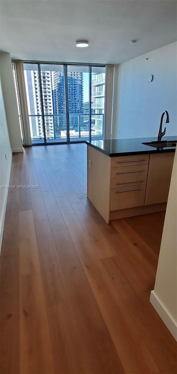 Foto del edificio - 79 SW 12th St