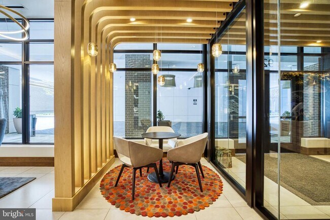 Foto del edificio - 925 N Fairfax St