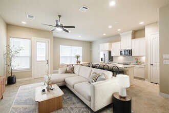 Building Photo - 11005 Cres Light Way