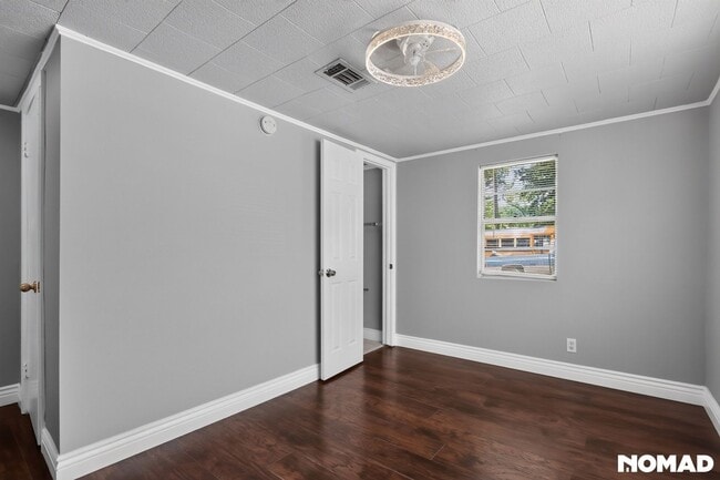 Building Photo - 708 S Chestnut St