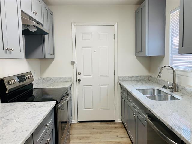 Building Photo - 2118 Candleberry Dr