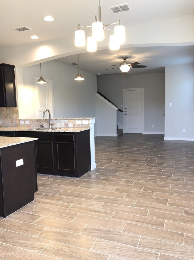 Building Photo - LUXURY 2 STORY DUPLEX LOCATED IN MIDLOTHIA...
