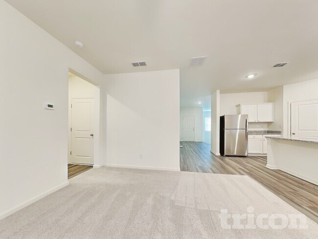 Foto del edificio - 179 Long Dr