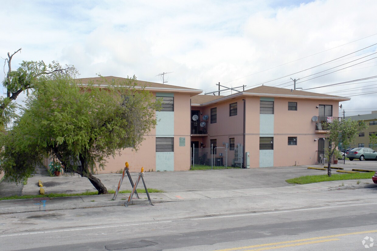 Foto principal - 1501-A W 41st St