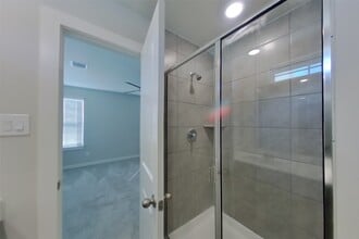 Building Photo - 9835 Willow Creek Commerce Dr